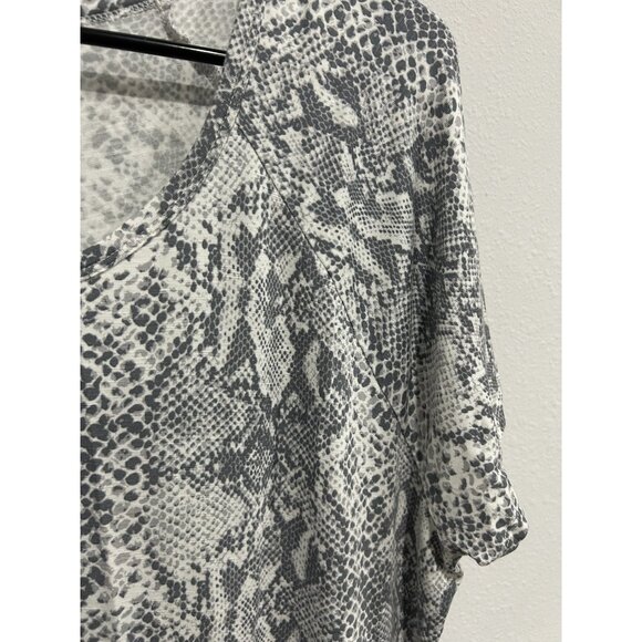 Time & Tru Womens Snake Print Short Sleeve Top Sz XL - Picture 4 of 10